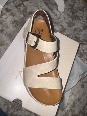 Lt Beige Blowfish Malibu Isabel Sandal